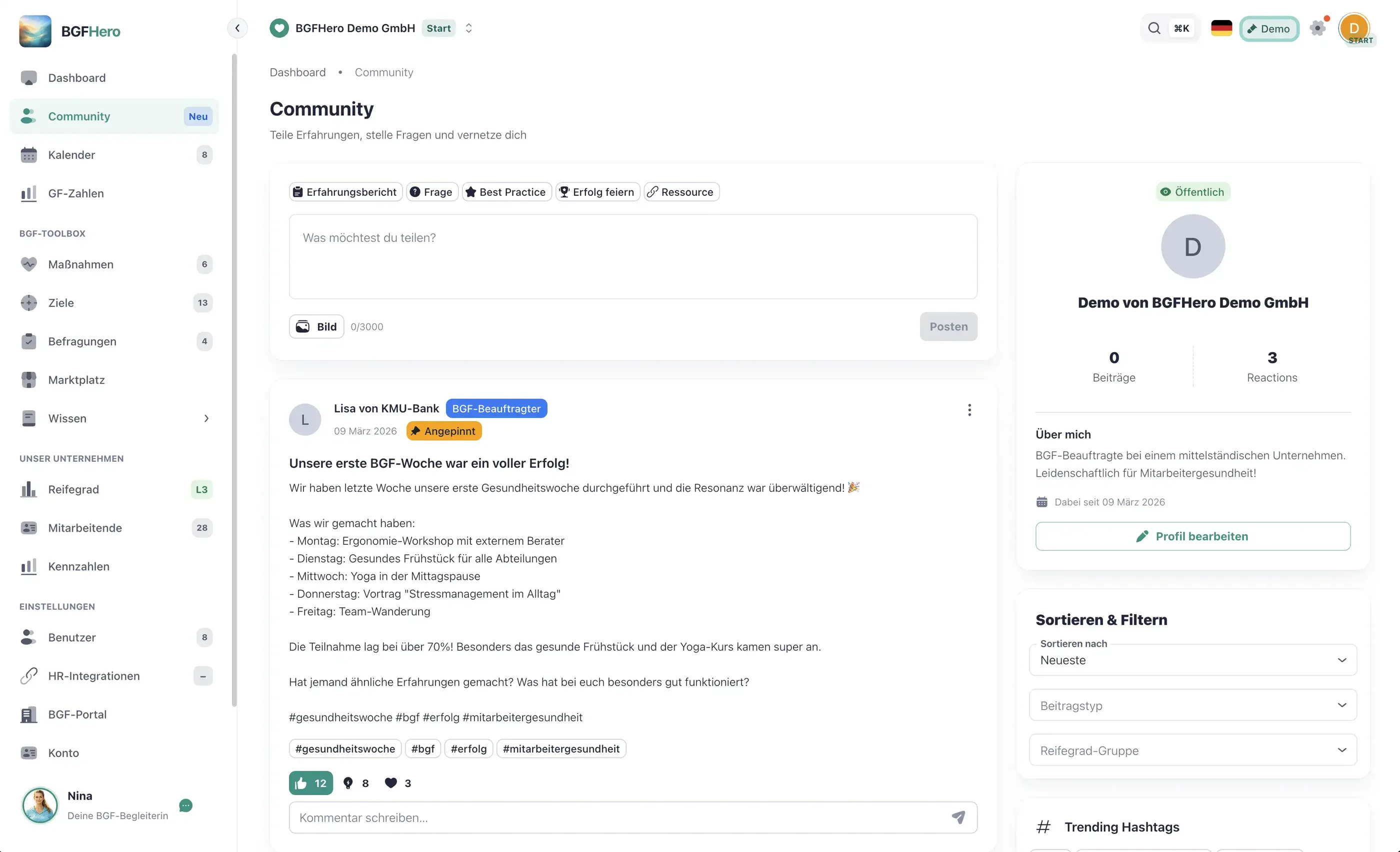 Feed społeczności w produkcie